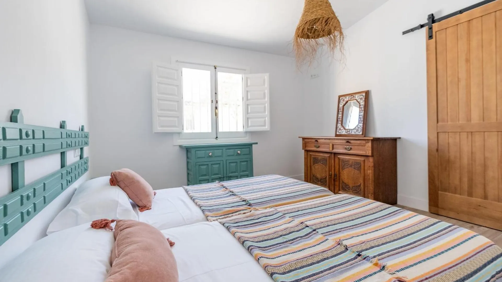 Villa Cayetana - Spacious 4-Bedroom Villa With Private Pool Terrace & Bbq Màlaga