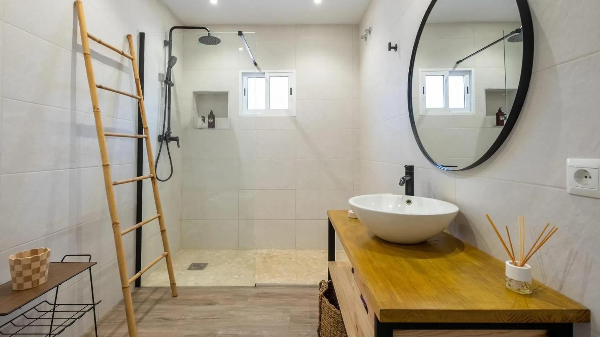 Villa Cayetana - Spacious 4-Bedroom Villa With Private Pool Terrace & Bbq Màlaga