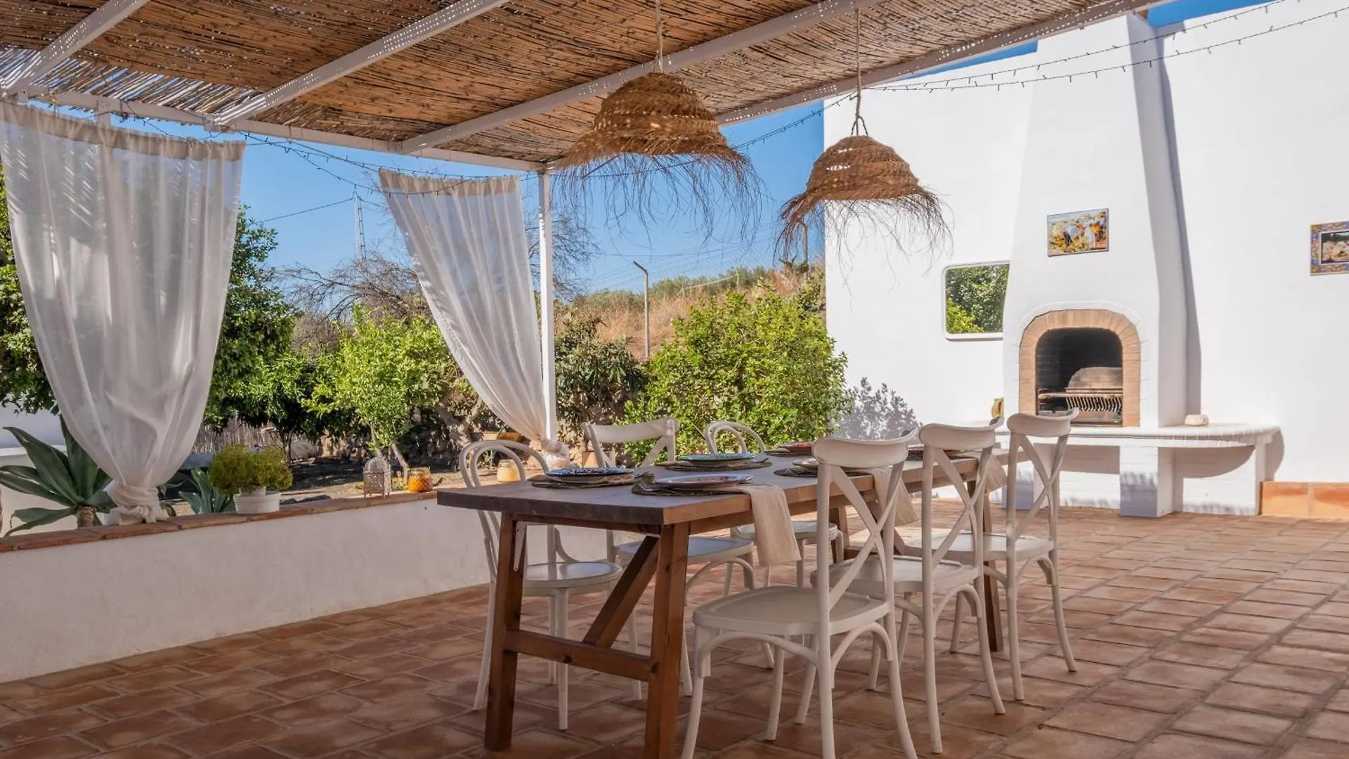 Villa Cayetana - Spacious 4-Bedroom Villa With Private Pool Terrace & Bbq Malaga