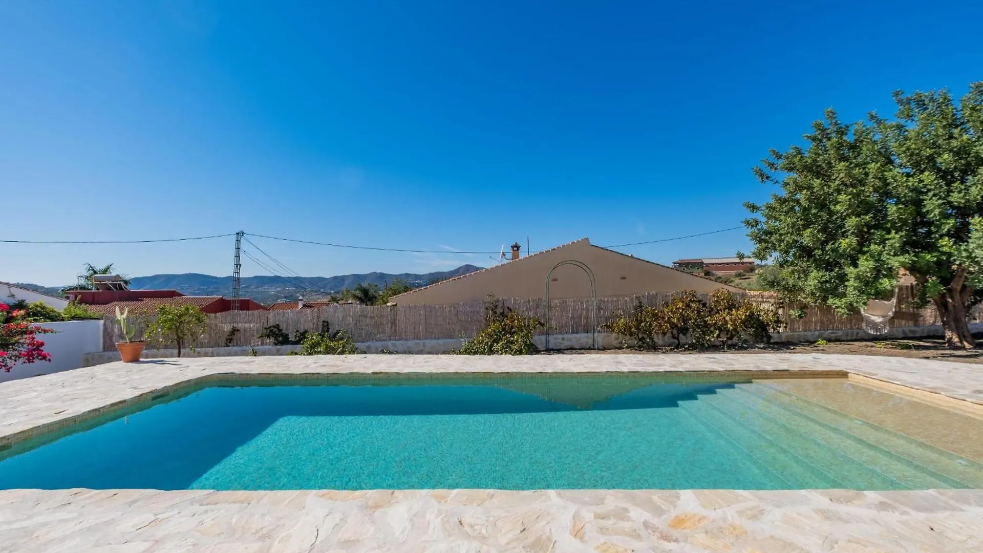 Villa Cayetana - Spacious 4-Bedroom Villa With Private Pool Terrace & Bbq Malaga Spain