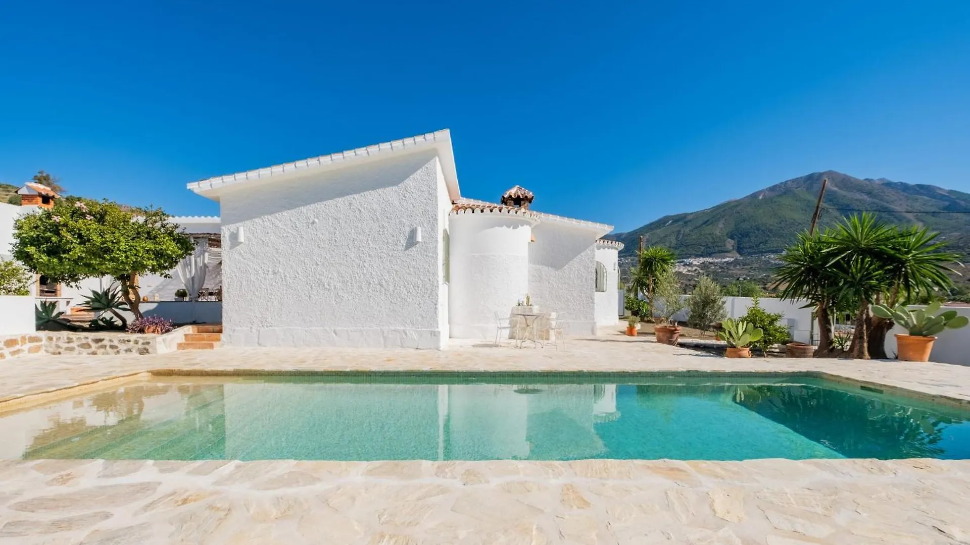 Villa Cayetana - Spacious 4-Bedroom Villa With Private Pool Terrace & Bbq Malaga