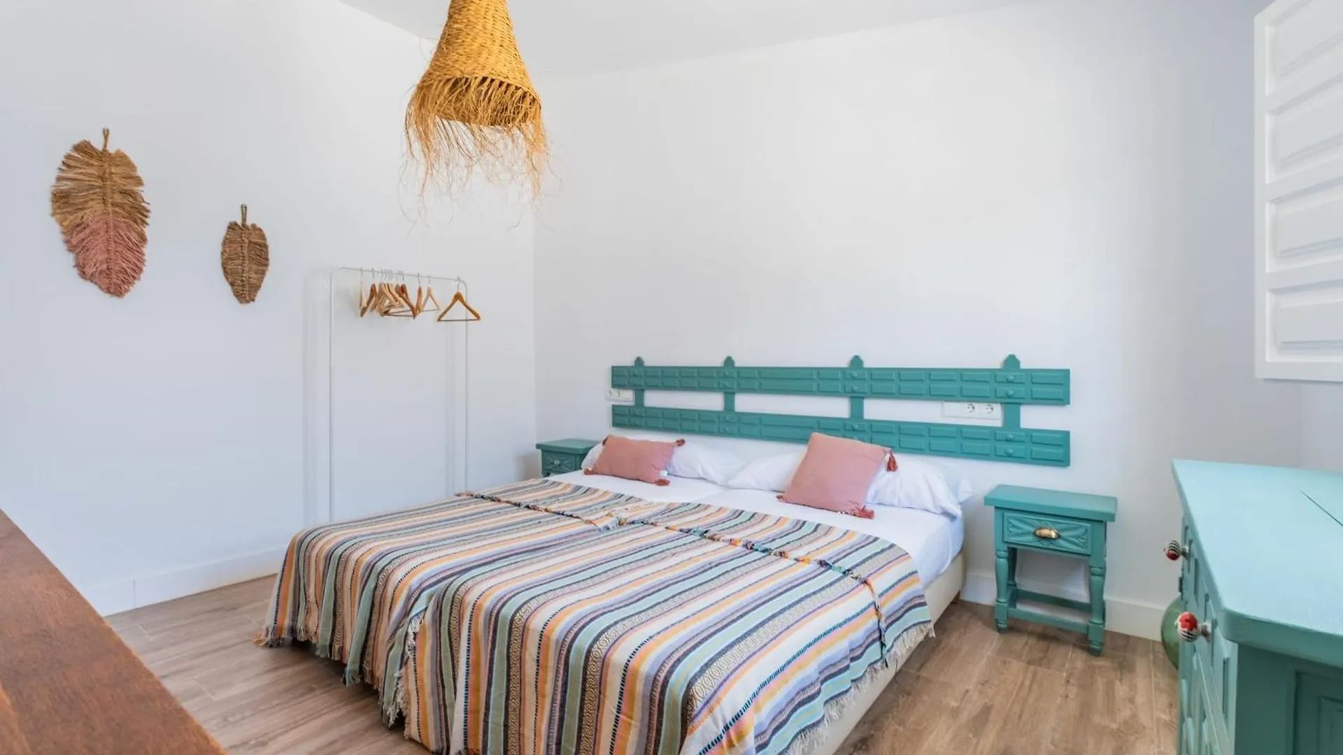 Villa Cayetana - Spacious 4-Bedroom Villa With Private Pool Terrace & Bbq Malaga