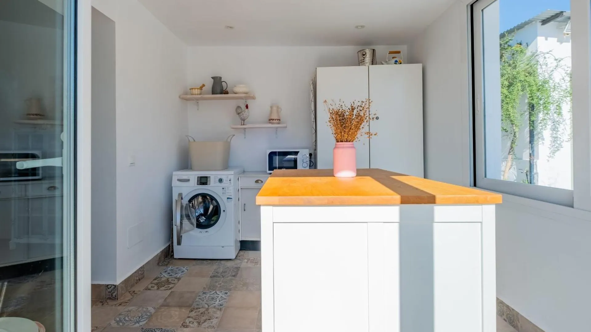 Villa Cayetana - Spacious 4-Bedroom Villa With Private Pool Terrace & Bbq Malaga
