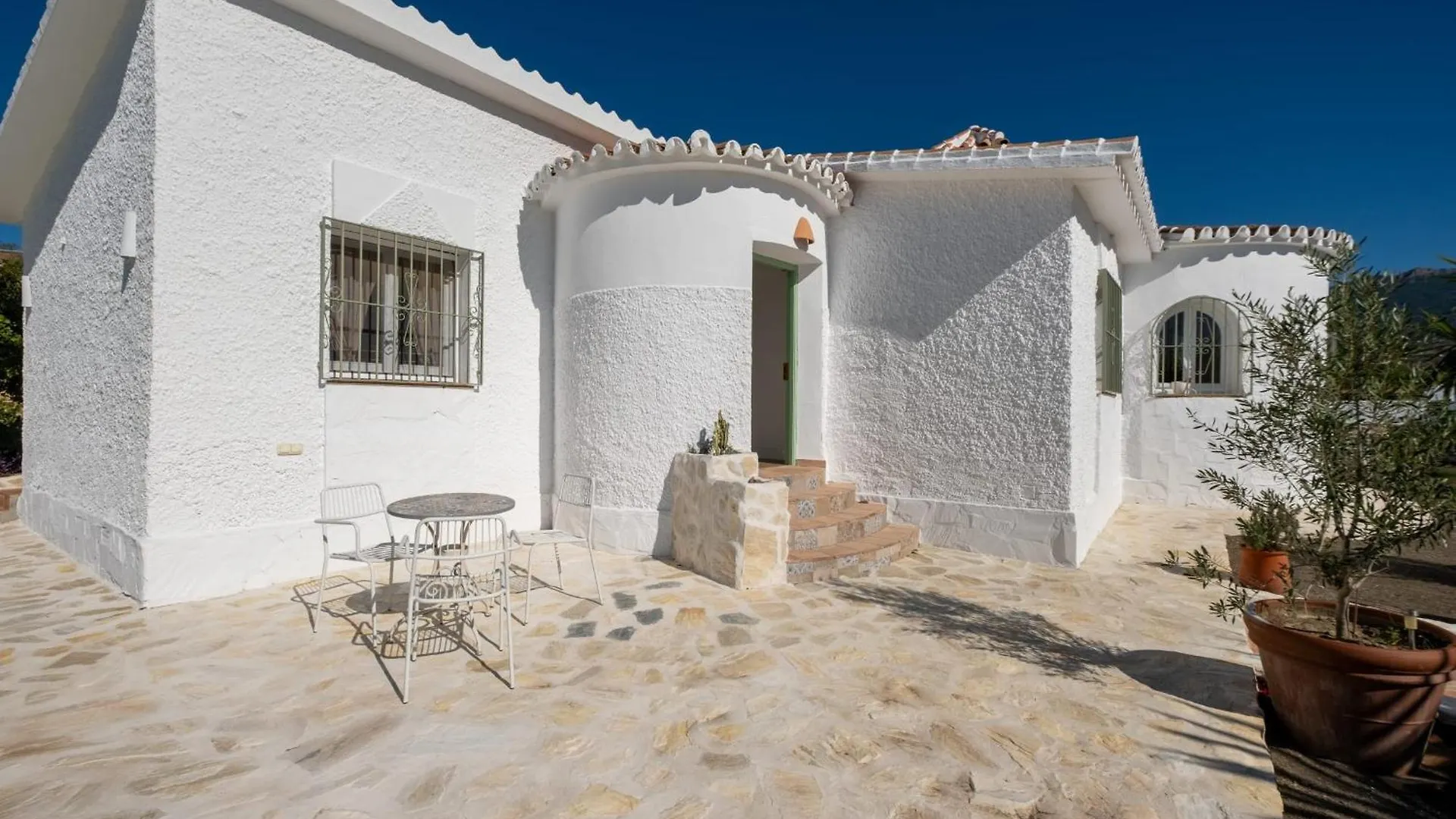 Villa Cayetana - Spacious 4-Bedroom Villa With Private Pool Terrace & Bbq Malaga 0*,  Spain