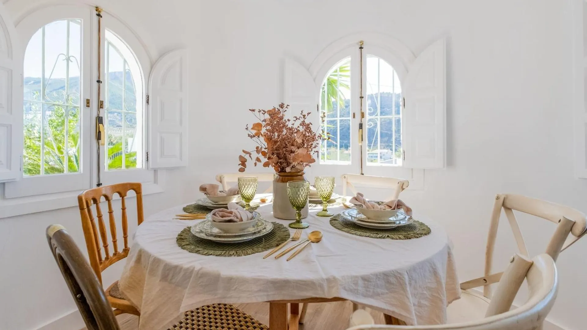 Villa Cayetana - Spacious 4-Bedroom Villa With Private Pool Terrace & Bbq Malaga Spain